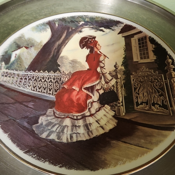 Set of 3 Avon Plates - Picture 7 of 9